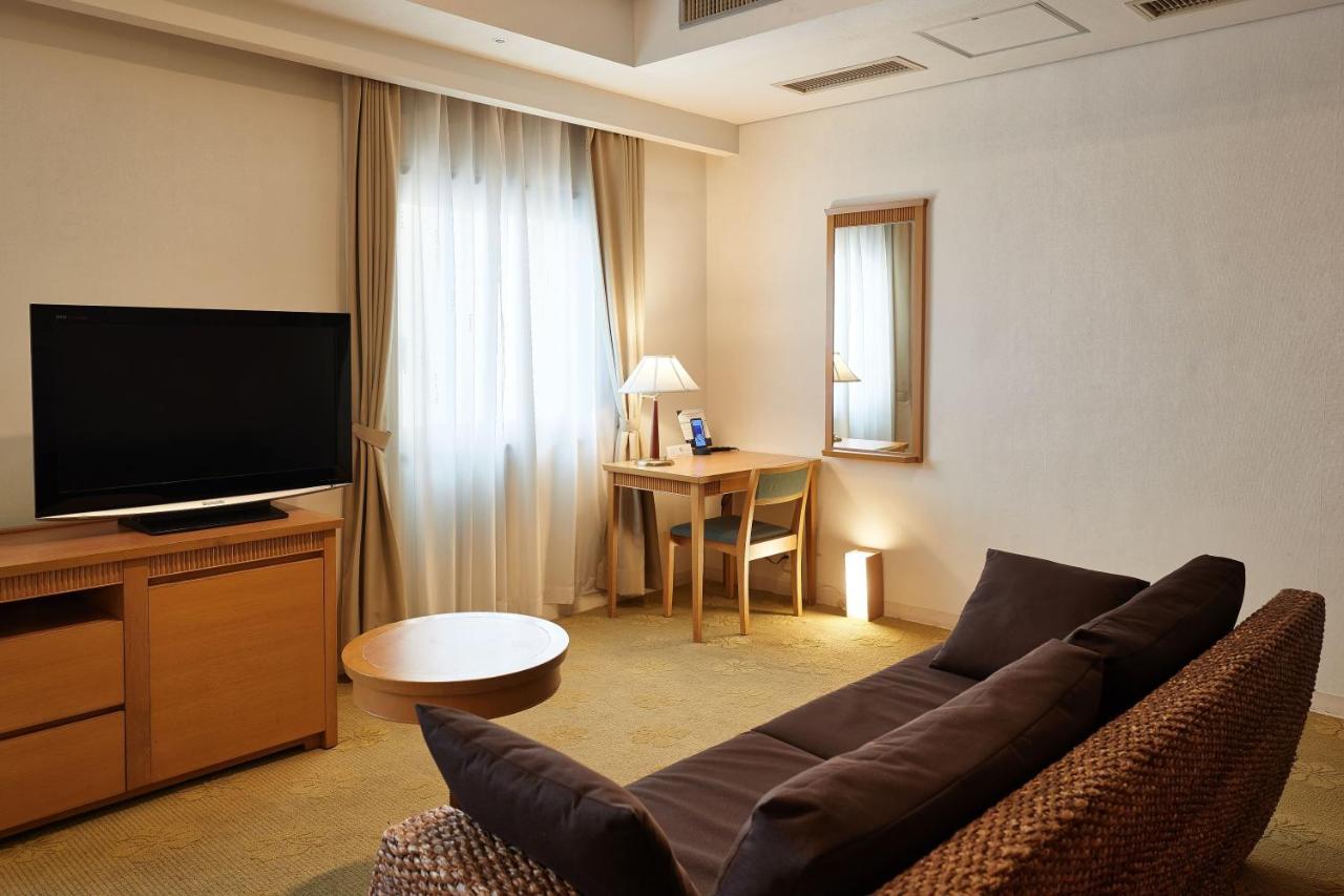 Pacific Hotel Okinawa Naha Exterior foto